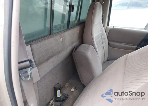 1994 Ford Ranger z USA, uszkodzony, nr VIN 1FTCR10X8RPC46594